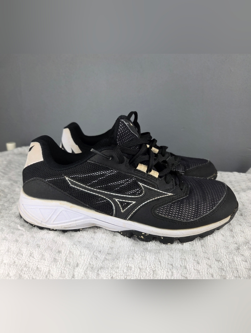Mizuno Men’s Black and White Athletic Running Sneakers